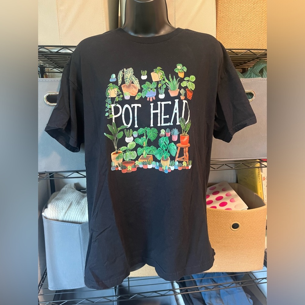 Pot Head Plant Graphic Tee - Black